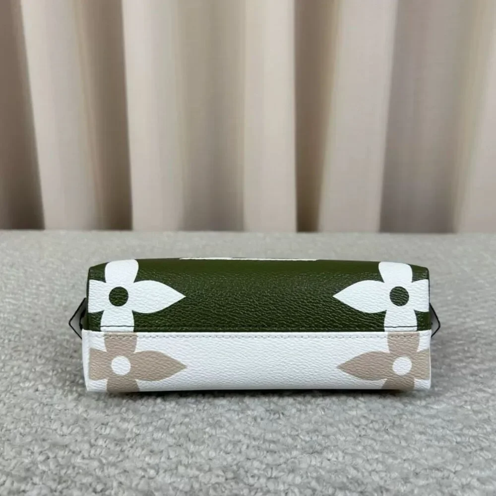Louis Vuitton Women Pre-Loved Bag Very Good Condition